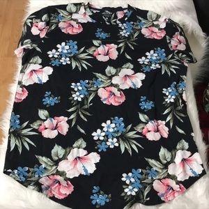 Hollister Women’s tee shirt size large